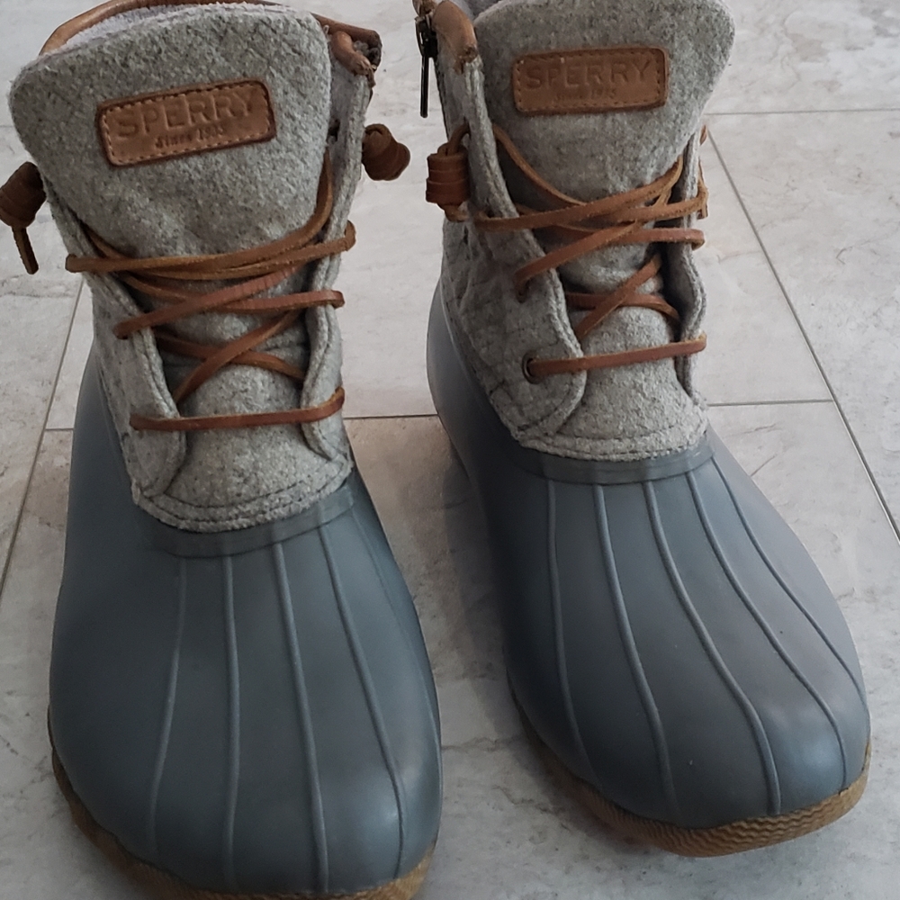 GUC Sperry Duck Boots (W size 8.5)